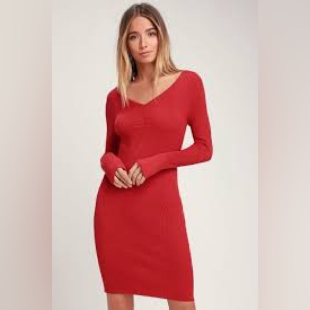 Luluās red ribbed knit ruched v-neck bodycon dress, size large.